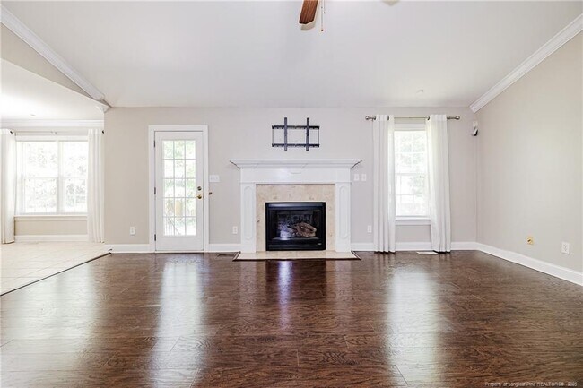 Building Photo - 5806 Rainsford Dr