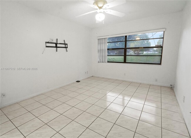 Building Photo - 9311 Wedgewood Dr