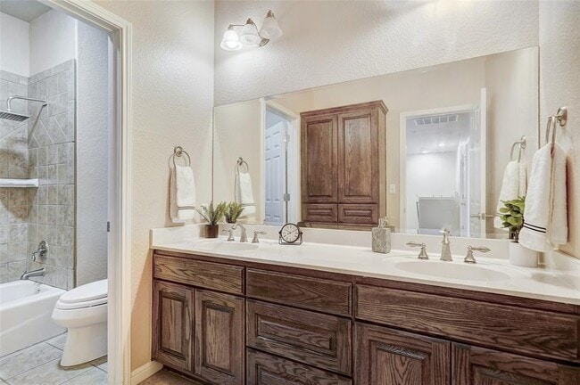 Building Photo - 10300 Morado Cove