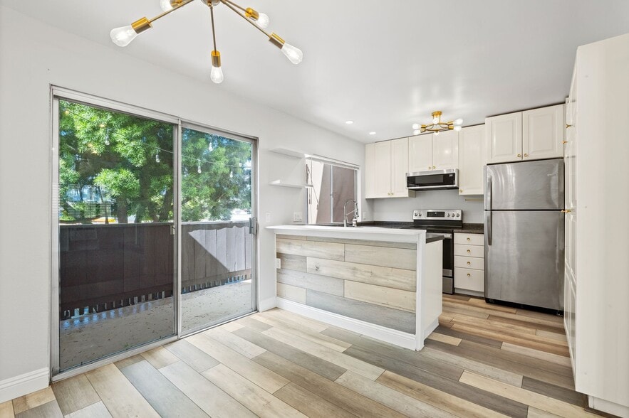 Building Photo - 7930 Mission Center Ct