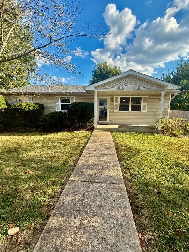 Building Photo - 1814 Sandstone Dr