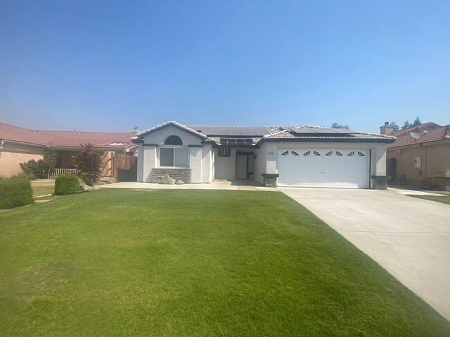 Building Photo - Silver Creek Beauty