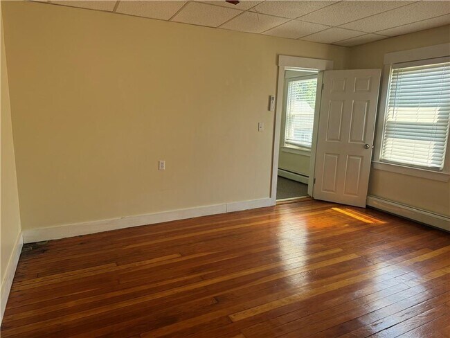 Building Photo - 40-40 Freebody St