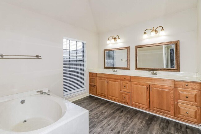 Building Photo - 22947 Benbury Dr