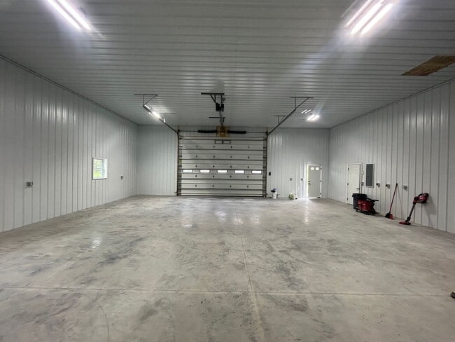 Building Photo - Italian Estates Property Management