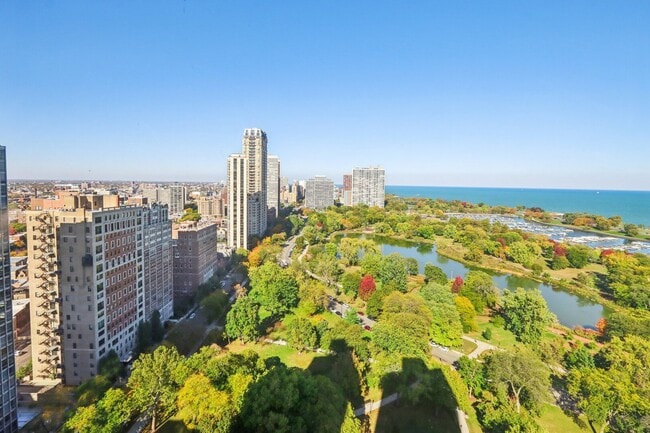 Building Photo - 345 W Fullerton Pkwy