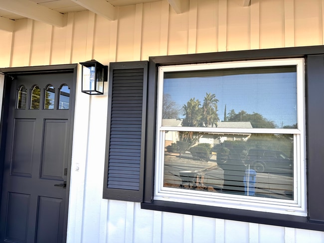 Building Photo - 10662 Shoshone Ave