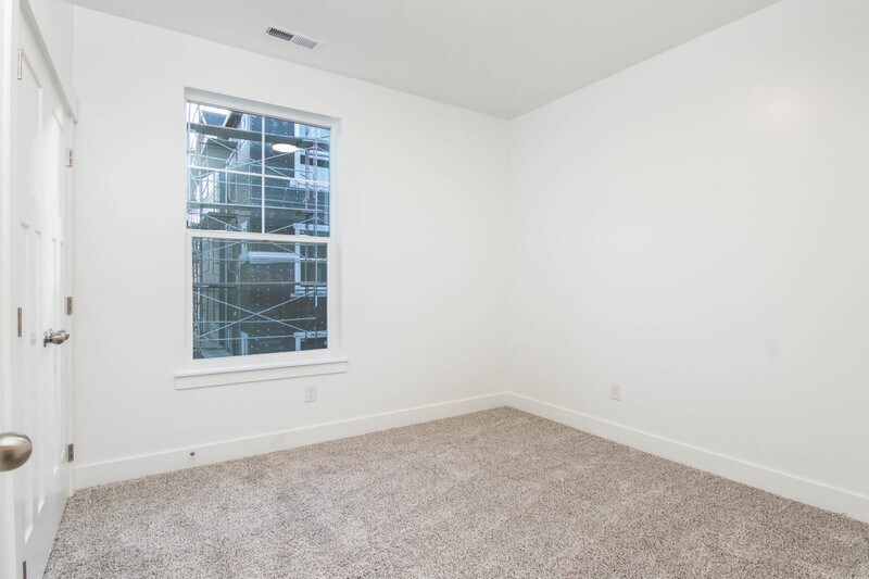 Building Photo - 323 W 435 N