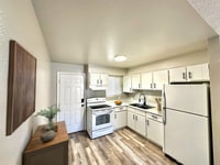 Building Photo - 2915 Straus Ln