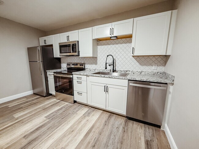 Building Photo - 9881 Guidy Ln