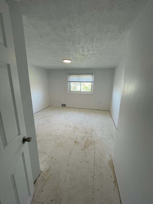 Building Photo - 436 S Washington St