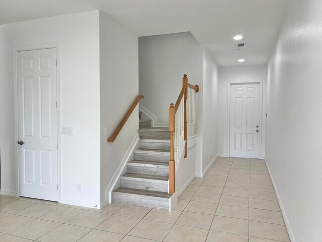 Building Photo - 44 Lancaster Rd