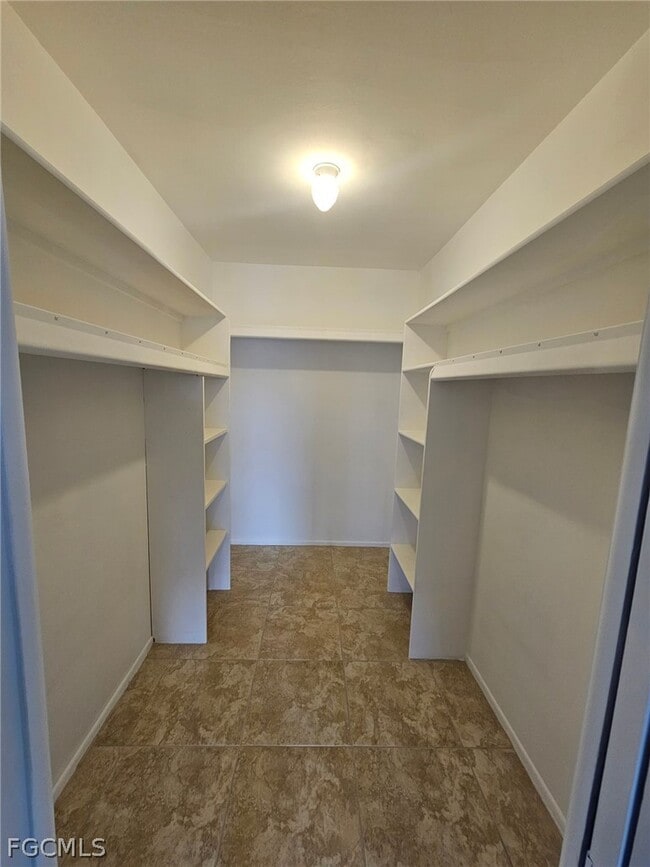 Building Photo - 1221 SE 46th Ln