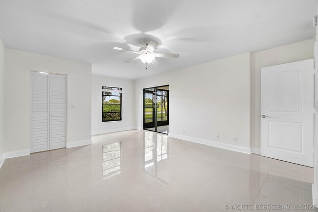 Building Photo - 7290 Kinghurst Dr