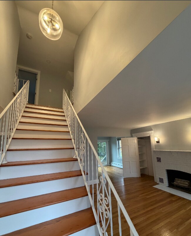 Building Photo - 148 Russells Mills Rd