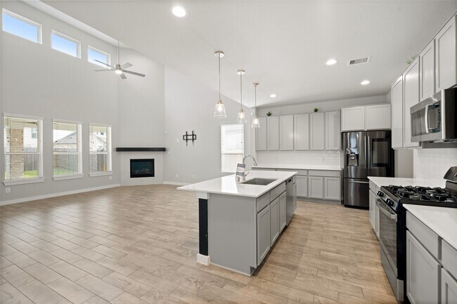 Building Photo - 13015 Braelich Loch Dr