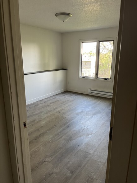 Building Photo - 127 Hillview Ln