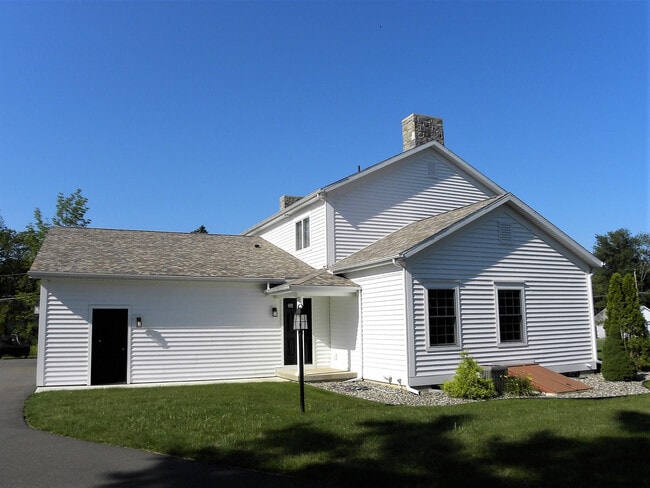 Building Photo - 21 Guideboard Rd