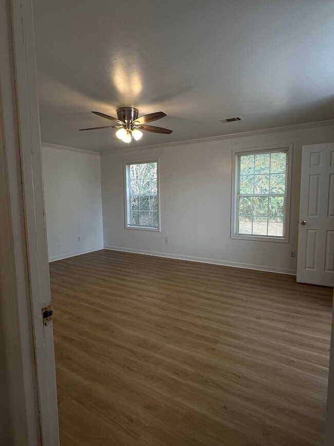 Building Photo - 3 Bedroom 2 Bath in East Tuscaloosa