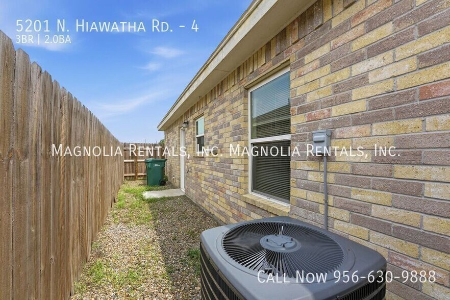 Building Photo - 5201 N Hiawatha Dr