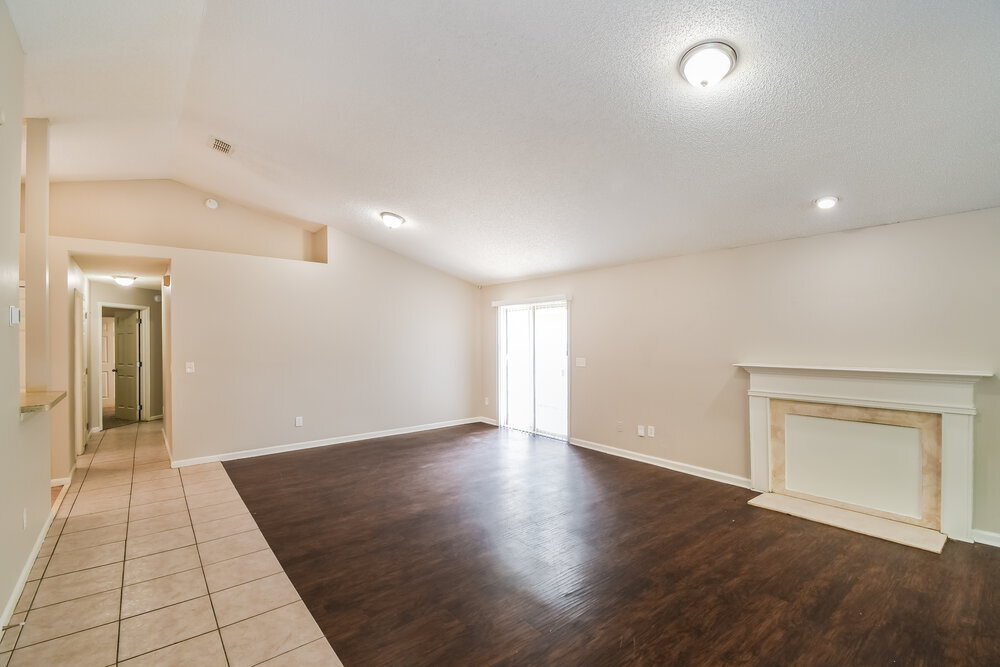 Building Photo - 10725 Meadowlea Dr