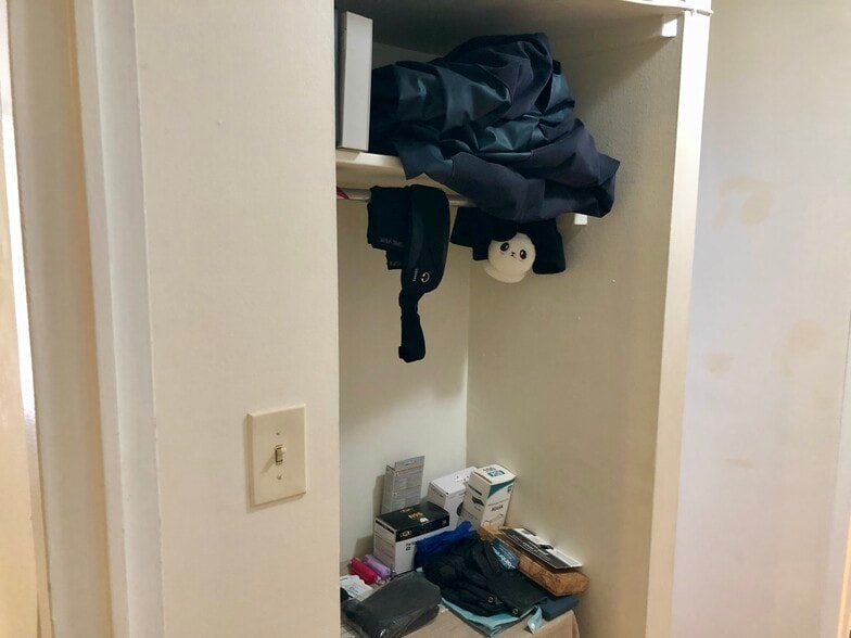 Hallway Storage - 950 25th St NW