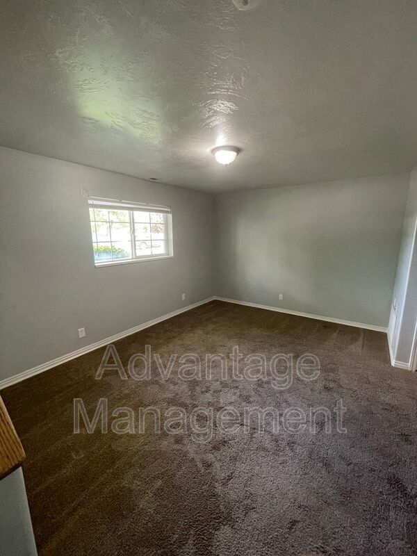 Building Photo - 328 E 1000 N