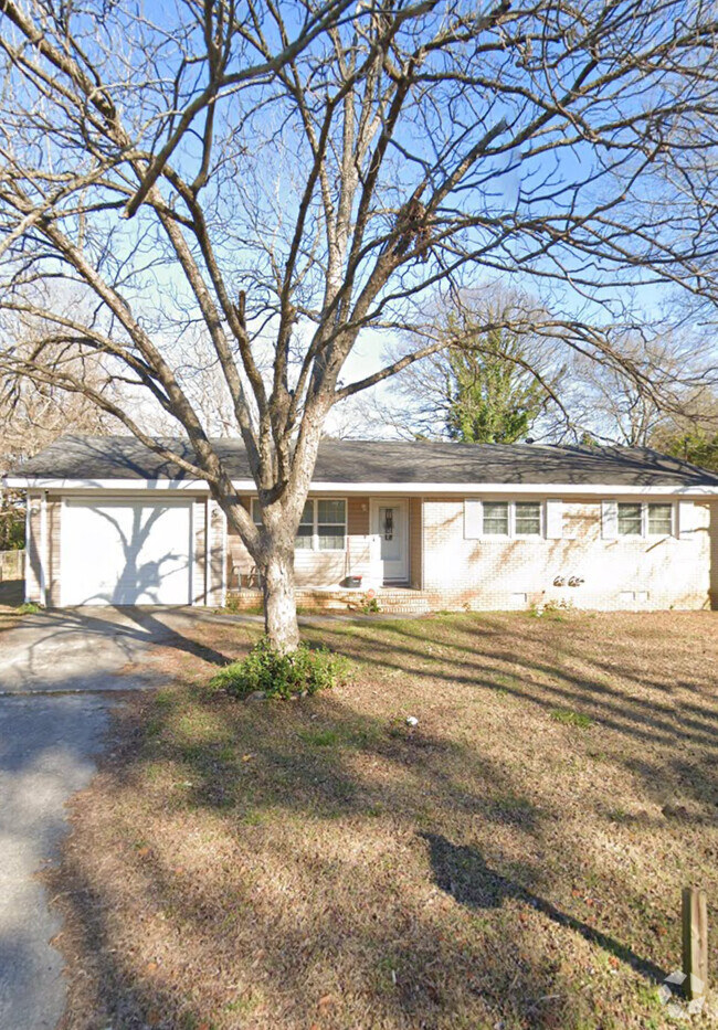 Building Photo - 109 Wesleyan Dr