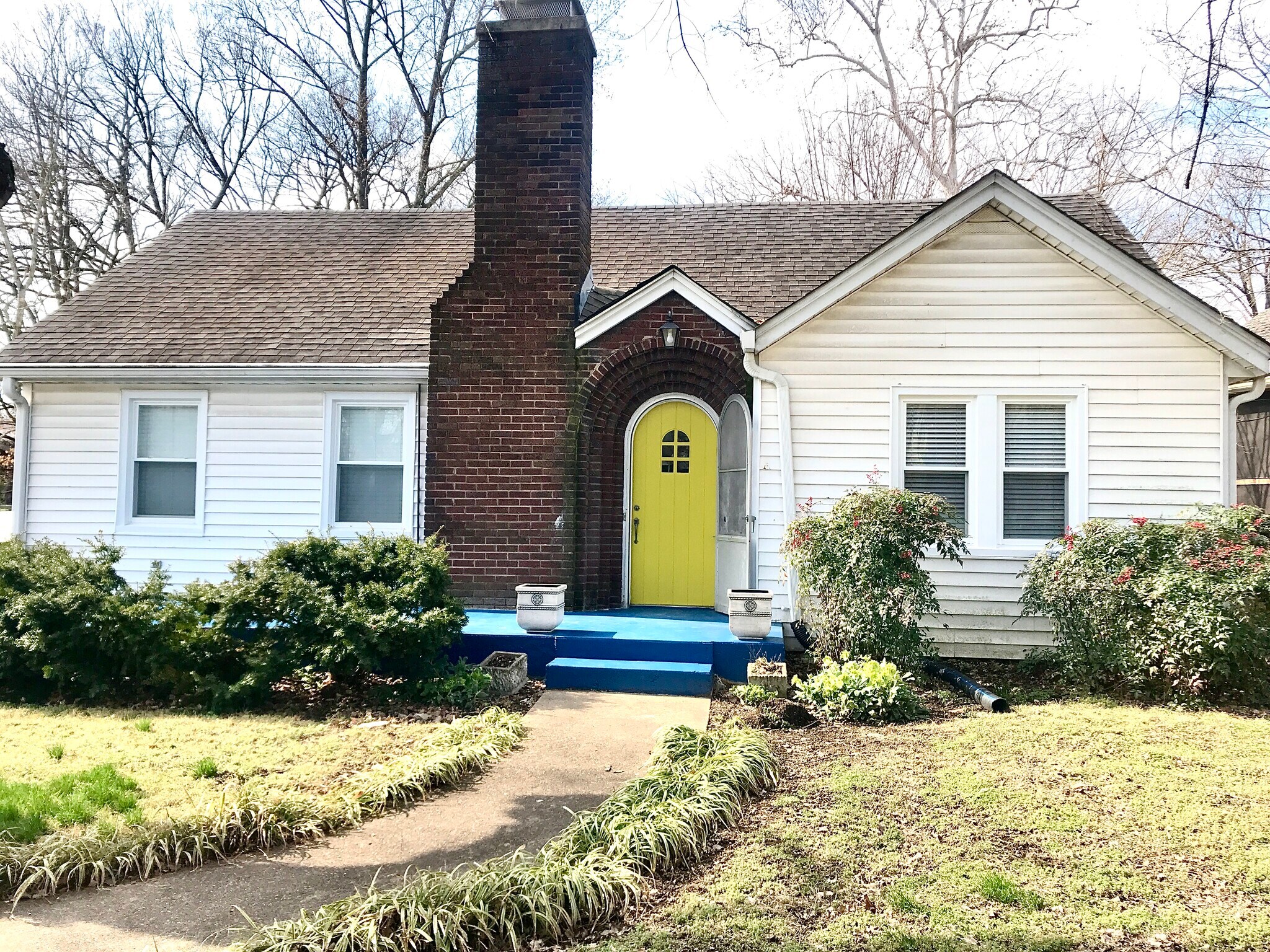 Building Photo - 1520 Riverside Dr