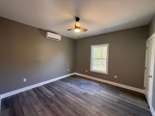 Building Photo - Brand New 1 Bedroom House in Benton