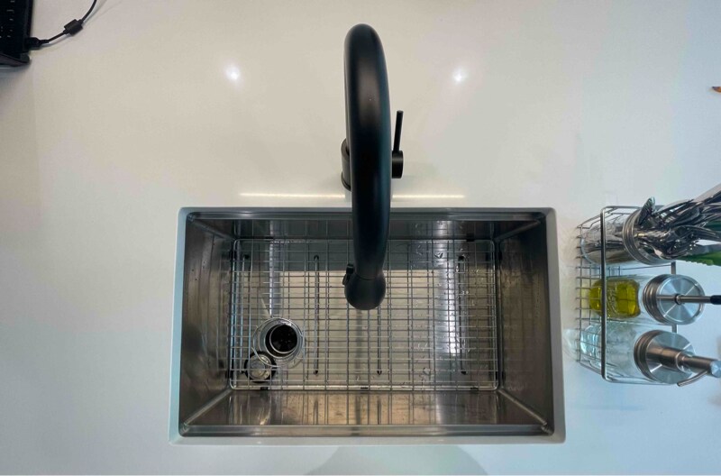 Building Photo - 605 E 7th St