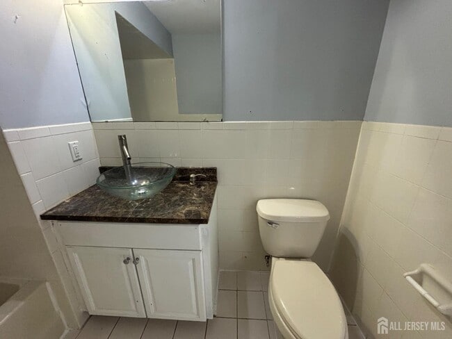 Building Photo - 116 Chariot Ct