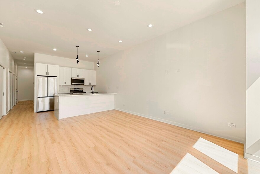 Building Photo - 521 N Lawndale Ave