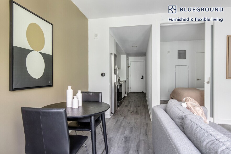 Building Photo - 949 1st St SE