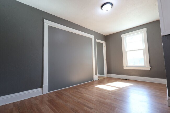 Building Photo - 3 Pohlman Ln