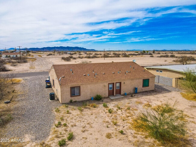 Building Photo - 4205 N Montezuma Dr