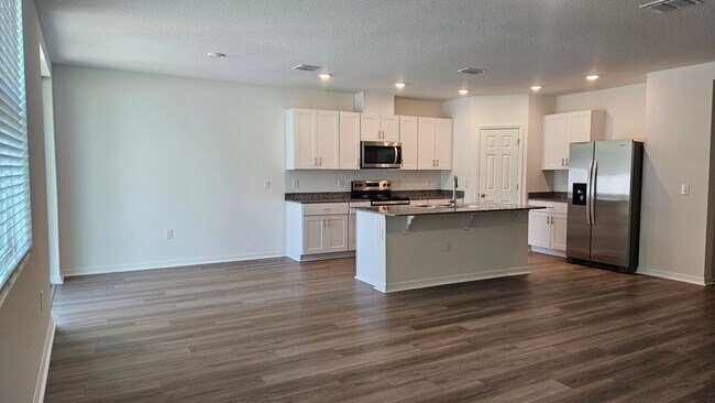 Building Photo - Like New Home in Deer Run at Crosswinds!