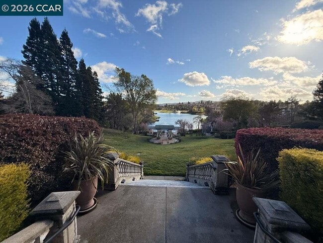 Building Photo - 30 Eagle Lake Pl