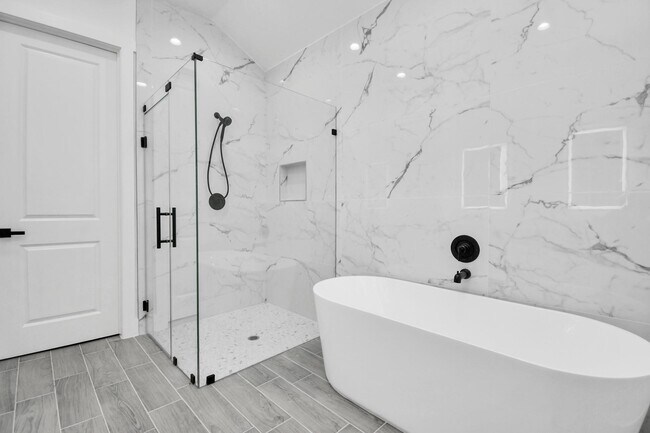 Building Photo - 519 Lovers Ln