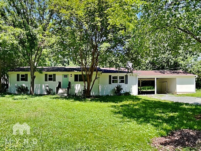 Primary Photo - 145 Farm Rd