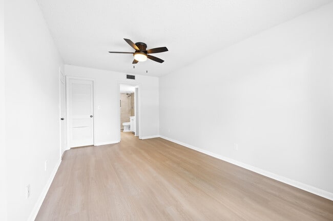 Building Photo - 4276 NW 89th Ave