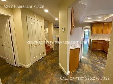 Building Photo - 4237 Garibaldi Pl