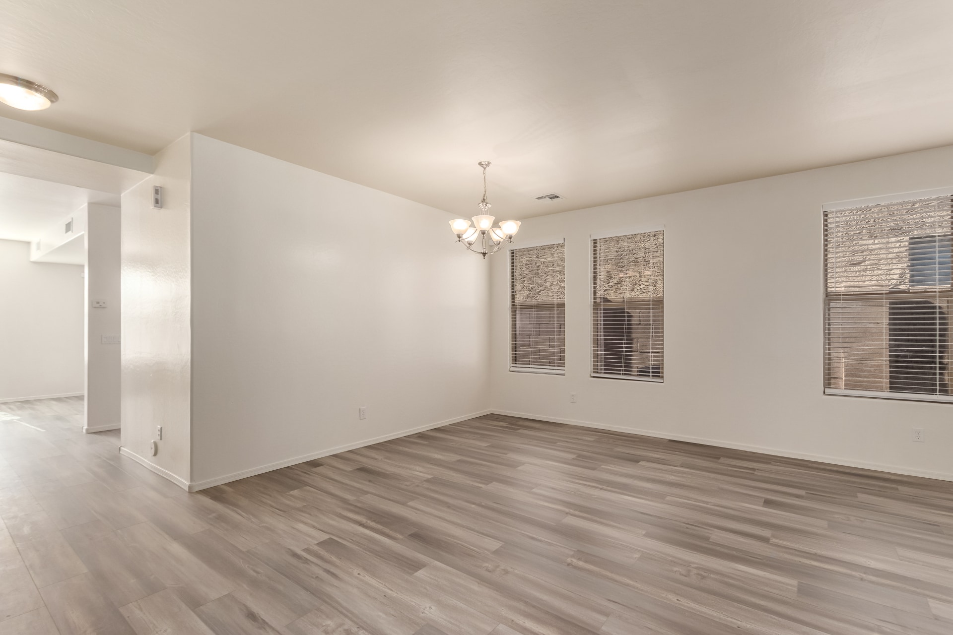 Building Photo - 1927 W Fruit Tree Ln