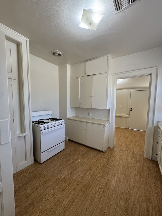 Building Photo - 1403 E Fillmore St