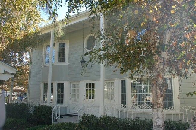 Building Photo - 13206 1/2 Riverside Dr