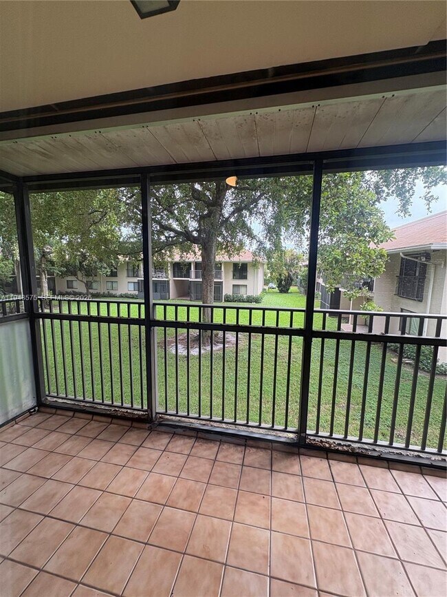 Building Photo - 5981 Washington St