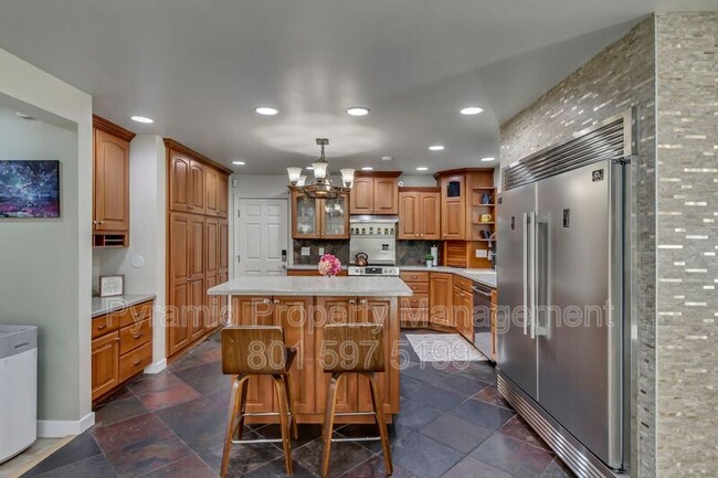 Building Photo - 10971 Cindy Cir