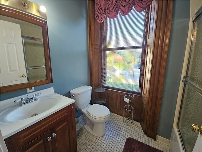 Building Photo - 364 Bellevue Ave