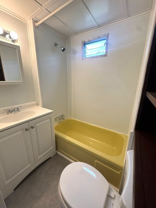 Building Photo - Renovated Two Bedroom Mobile Home