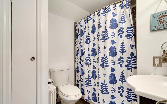 Bathroom - 57 Harrop Plz